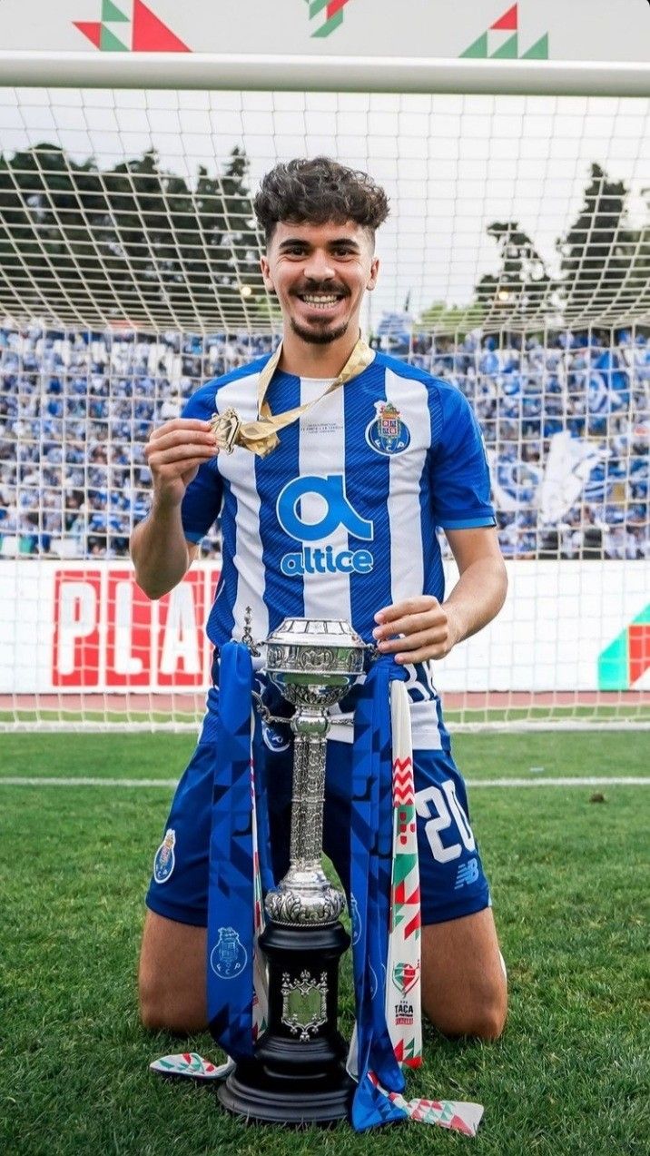 wallpaper for phone Vitinha