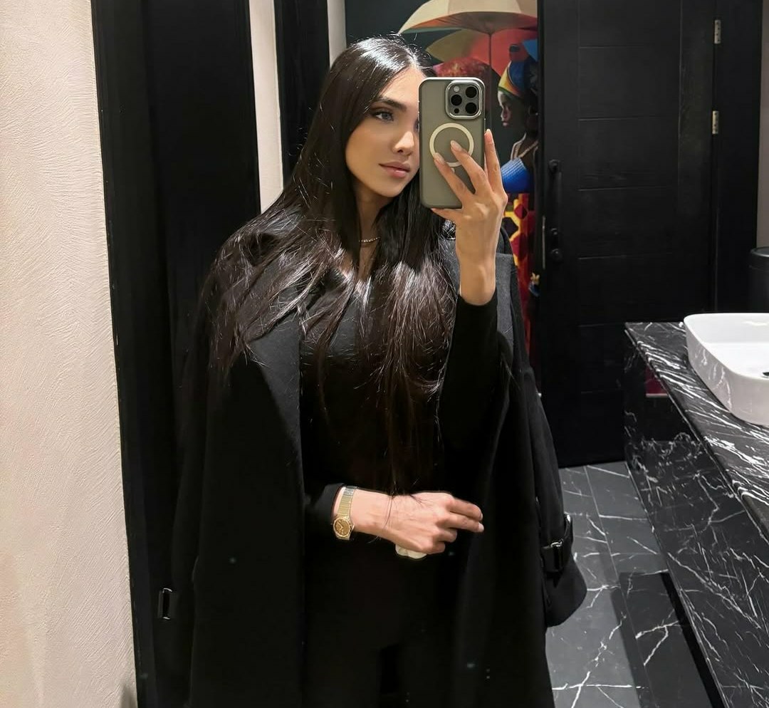 عکس زن فرشاد احمدزاده