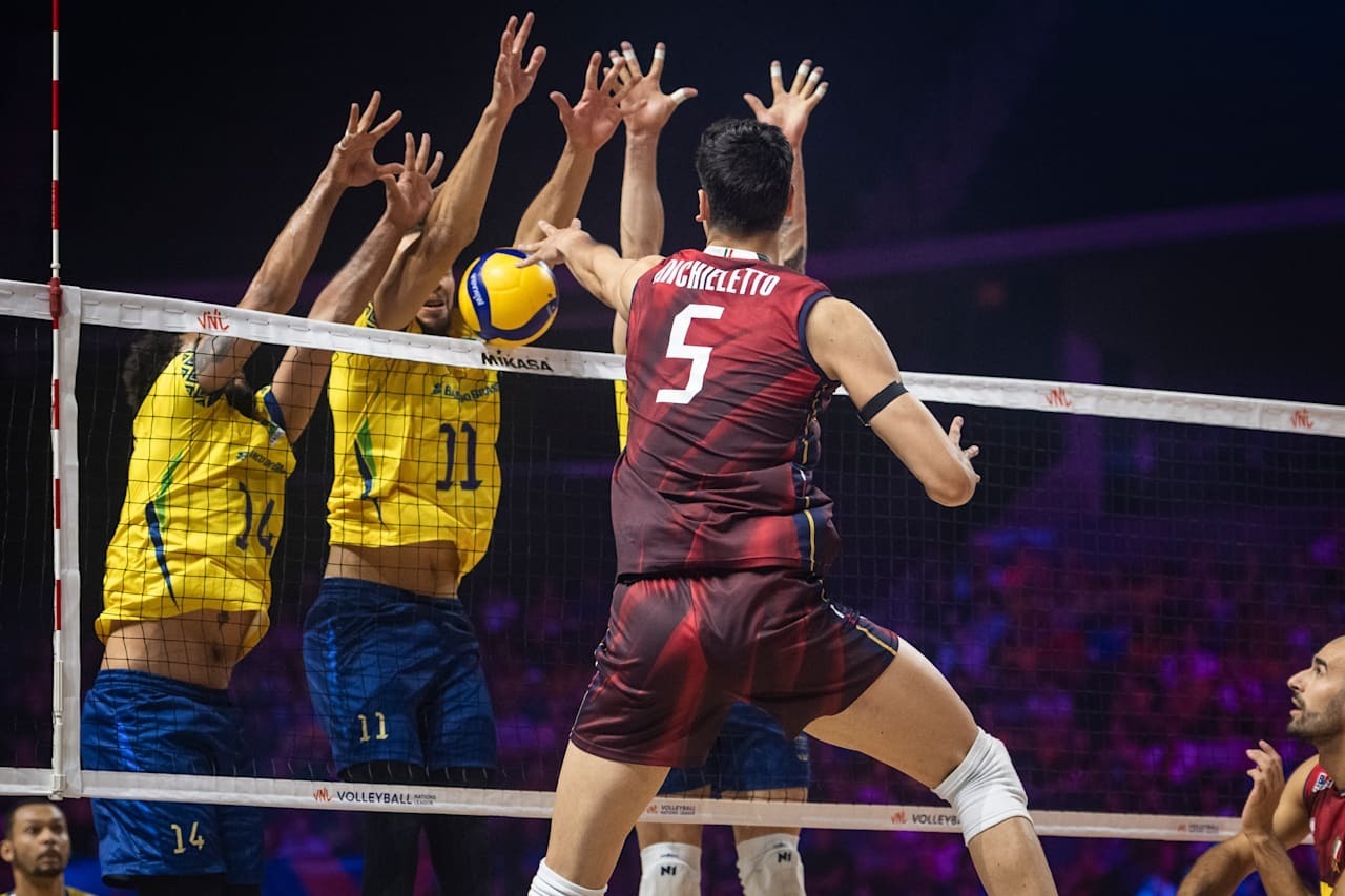 لژیونر پشت خط زن الجزایر