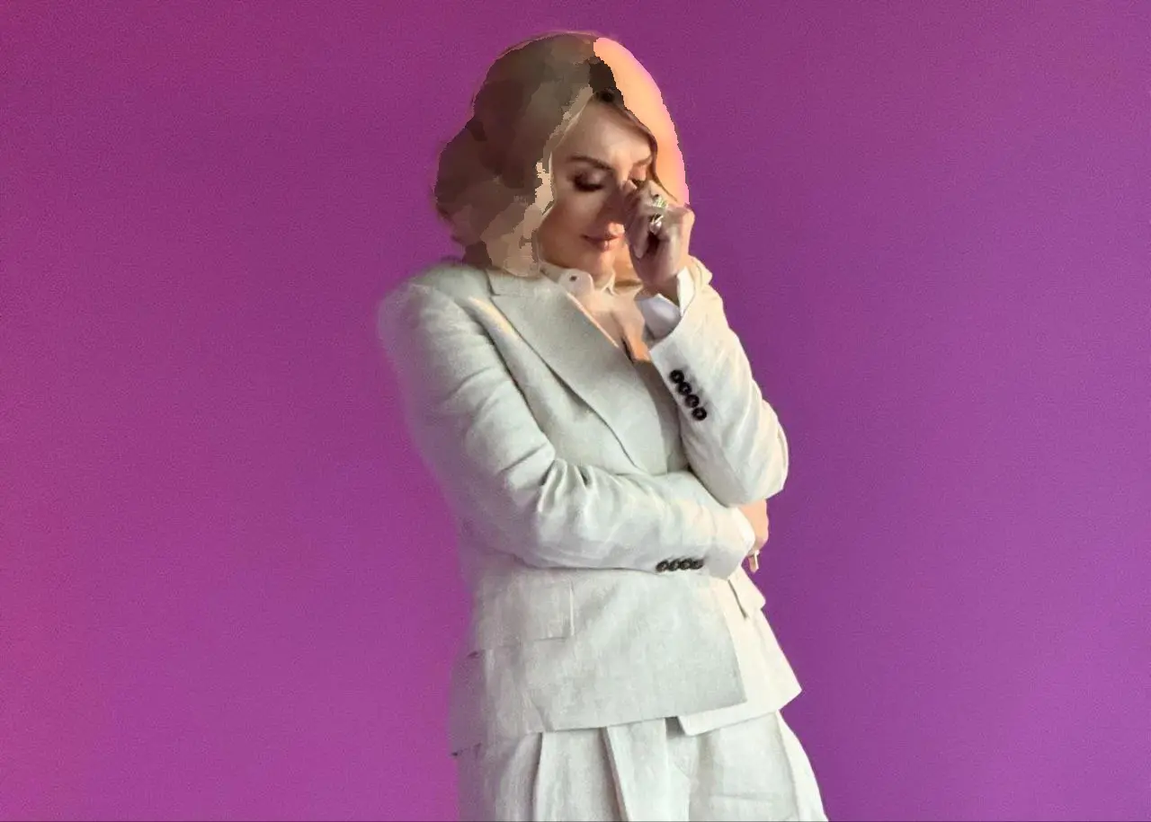 تصویر تبلیغ کتاب گوگوش