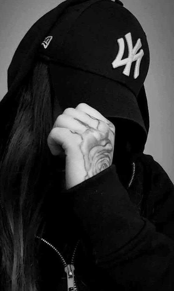 عکس پروفایل دخترونه خفن لاتی سیاه و سفید عکس پروفایل دخترونه خفن لاتی سیاه و سفید