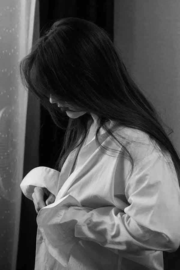 عکس پروفایل دختر غمگین عکس پروفایل دختر غمگین