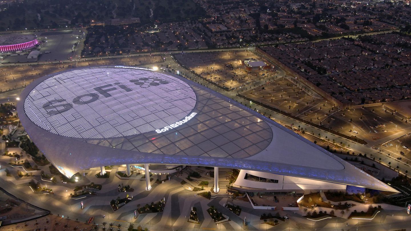 ایران آماده مصاف در استادیوم میلیارد دلاری ایران آماده مصاف در استادیوم میلیارد دلاری