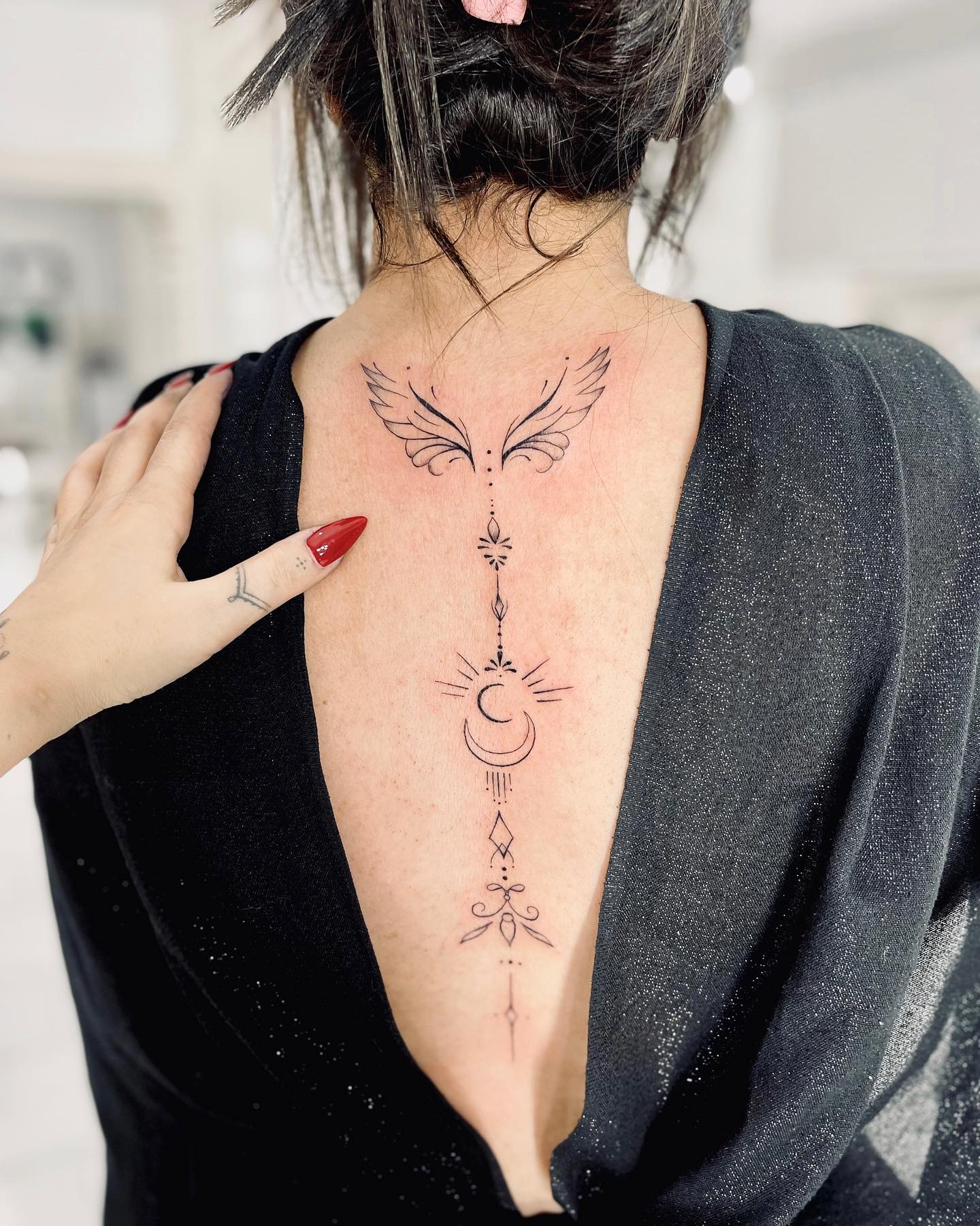 عکس تاتو ستون فقرات عکس تاتو ستون فقرات